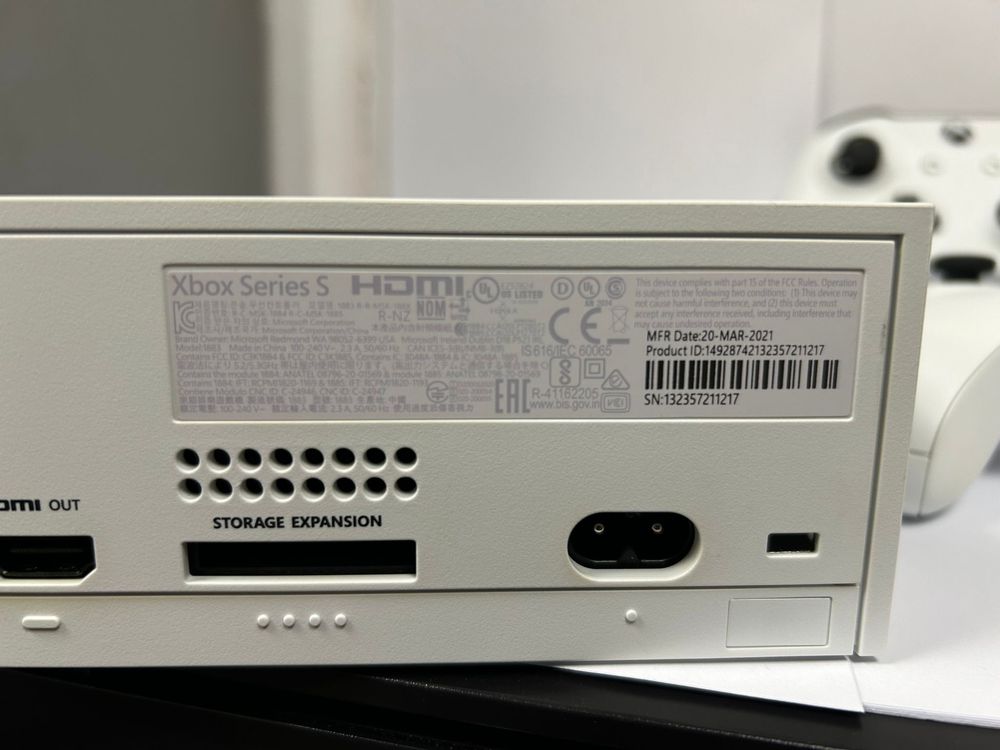 Xbox Series S  Memorie 512 Gb 2 controlere