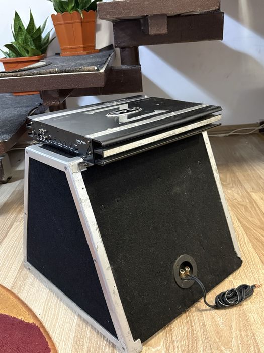 Subwoofer auto si amplificator de 1200 watis max
