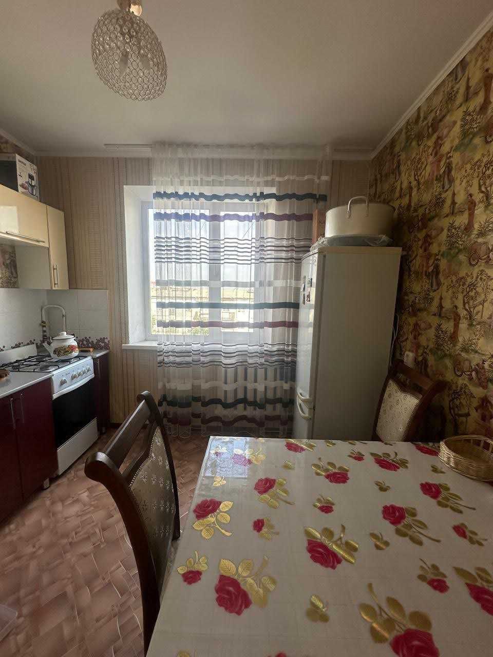 Продаю 2-х комн. Кв 8 микро-районе