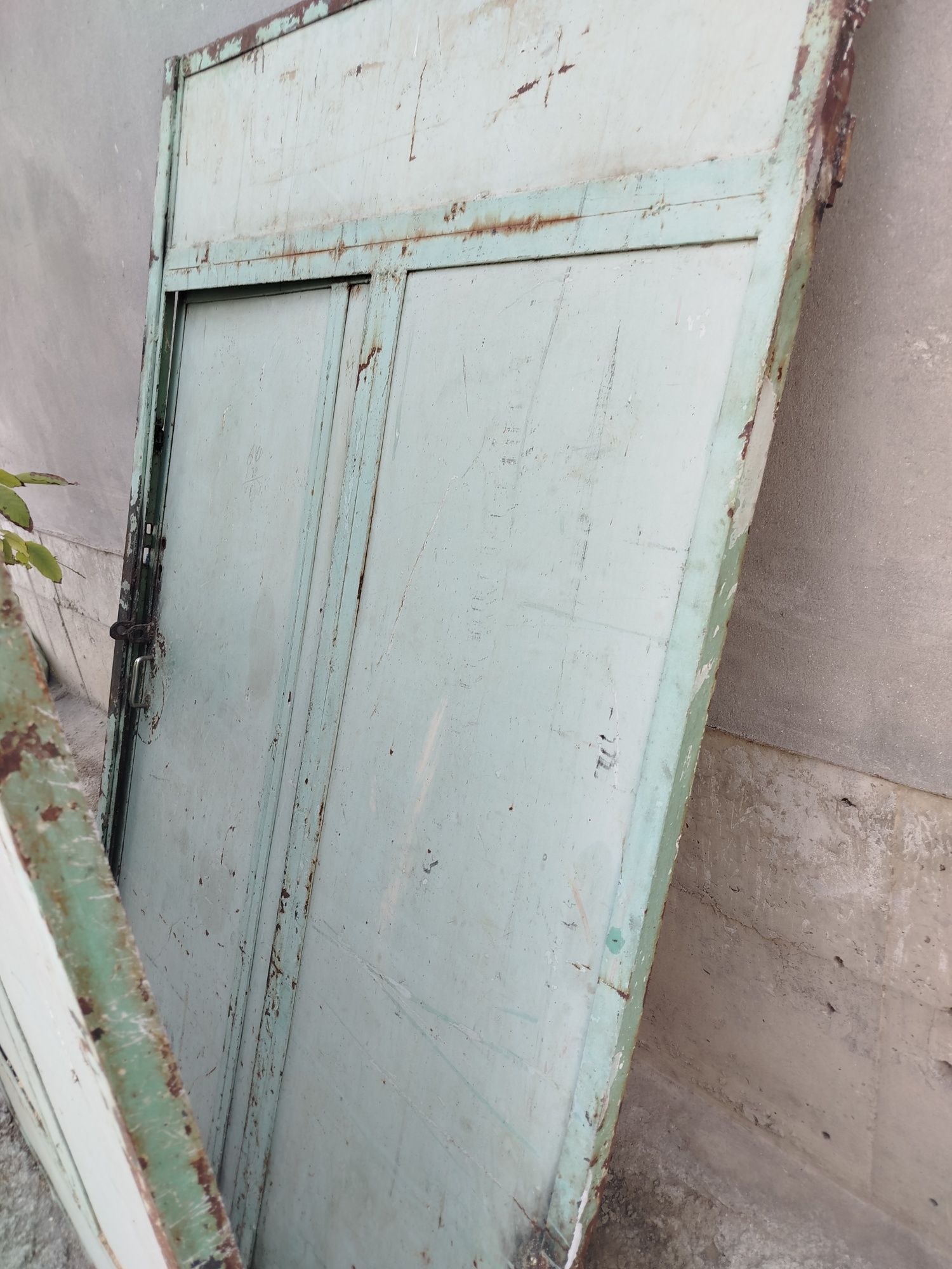 Darvoza rossiskiy  razmeri 2.50x 3.0