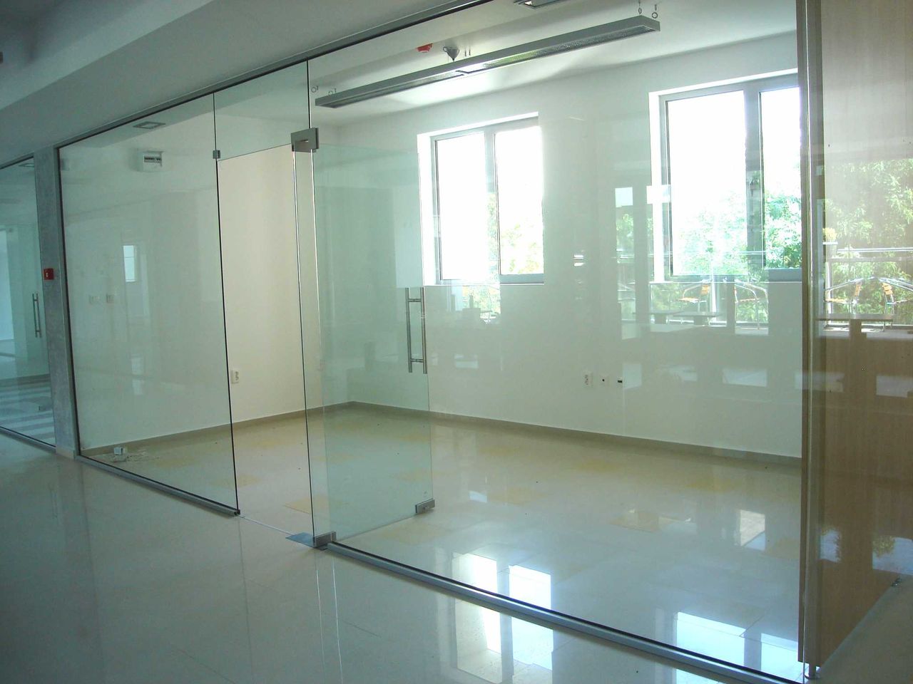 Продава се Магазин в Пловдив, Център - 27 кв.м за 1593 €/кв.м - Снимка #1