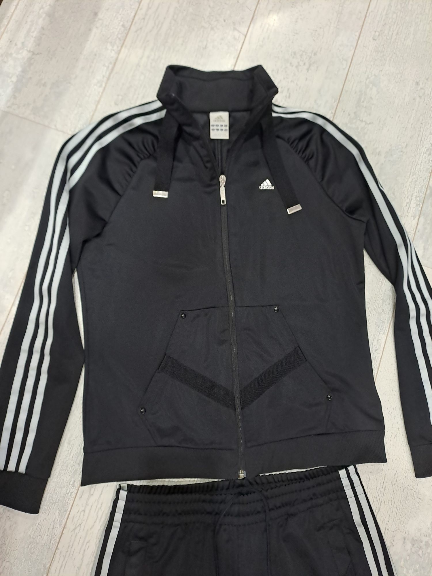 Спортен комплект/анцунг ADIDAS -(M) оргинален