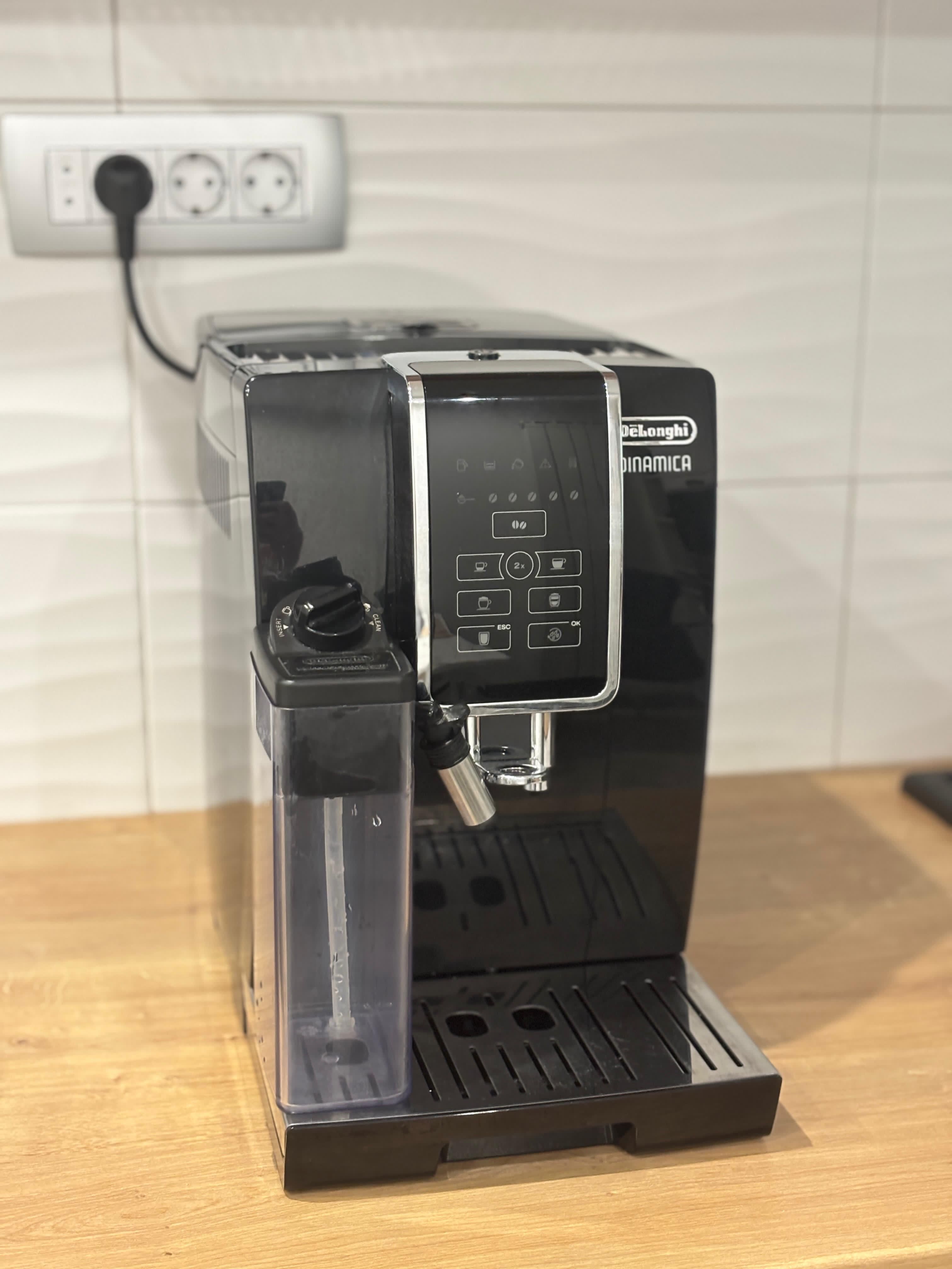 Espressor automat Delonghi Dinamica