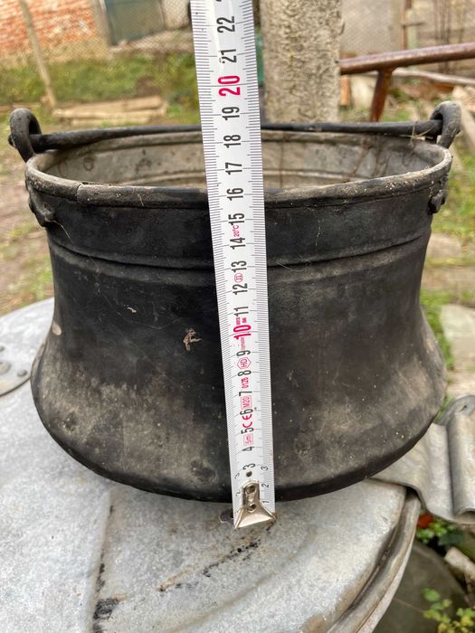 Стари менци с различна големина