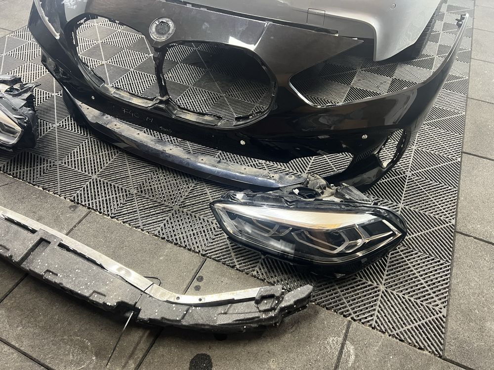 Spoiler , faruri , armatura bmw seria 1 f40 lci