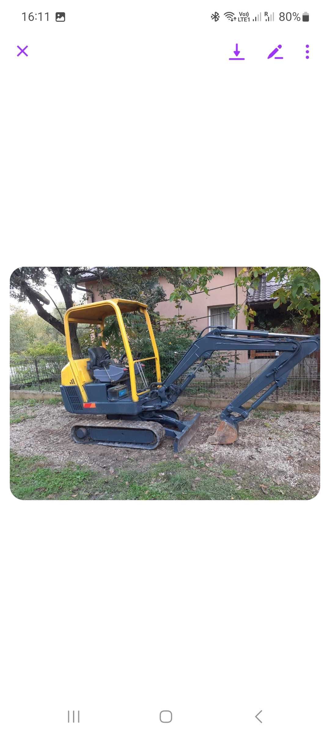 Vand excavator in stare perfecta de funcționare, an 2002 pret 9800€neg