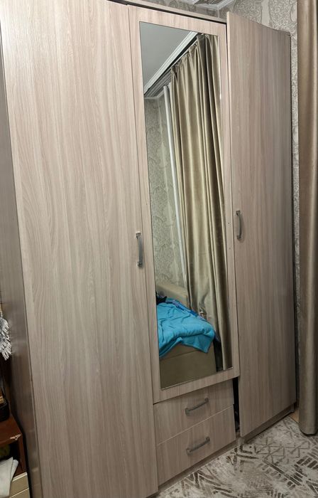 Срочно продам шкаф