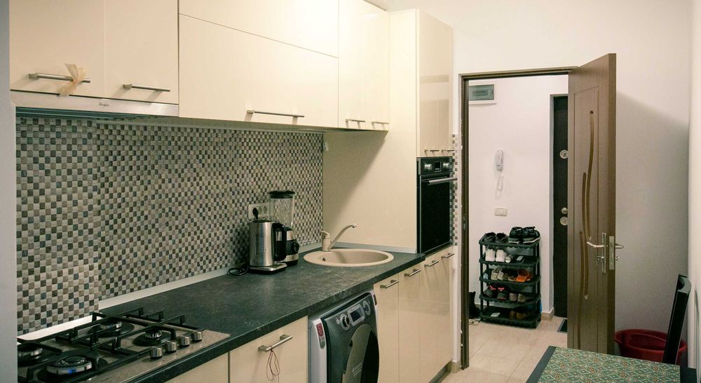 Proprietar inchiriez apartament 2 camere decomandat 56 m²,etaj 3/4