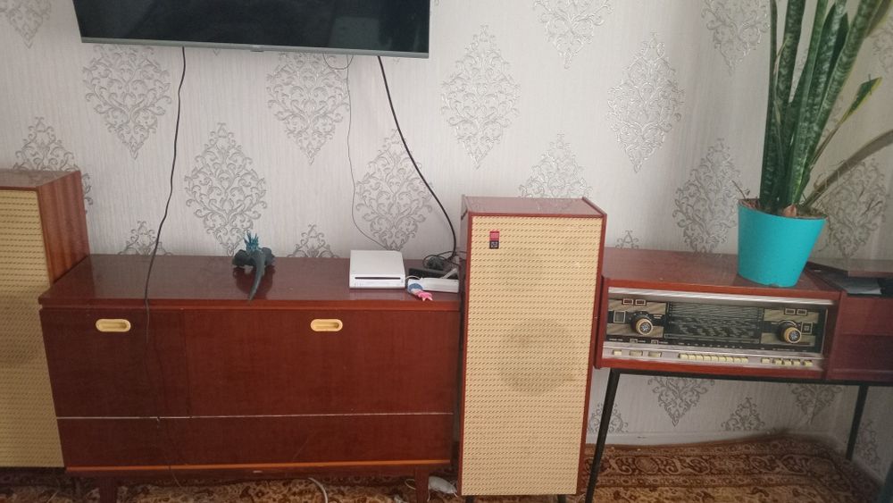 Радиола с калонками