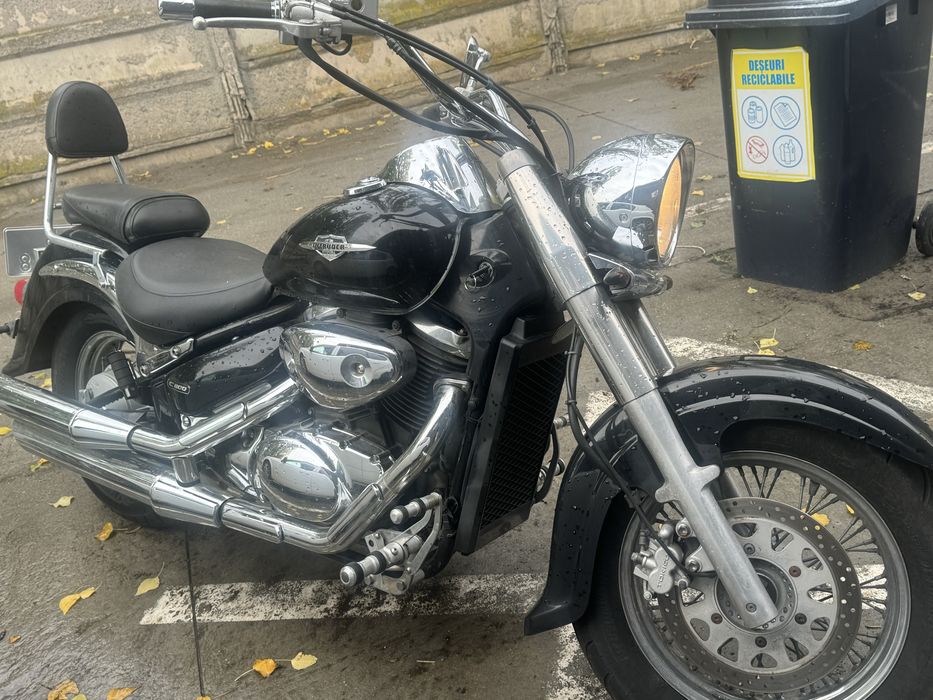 Suzuki intruder c800