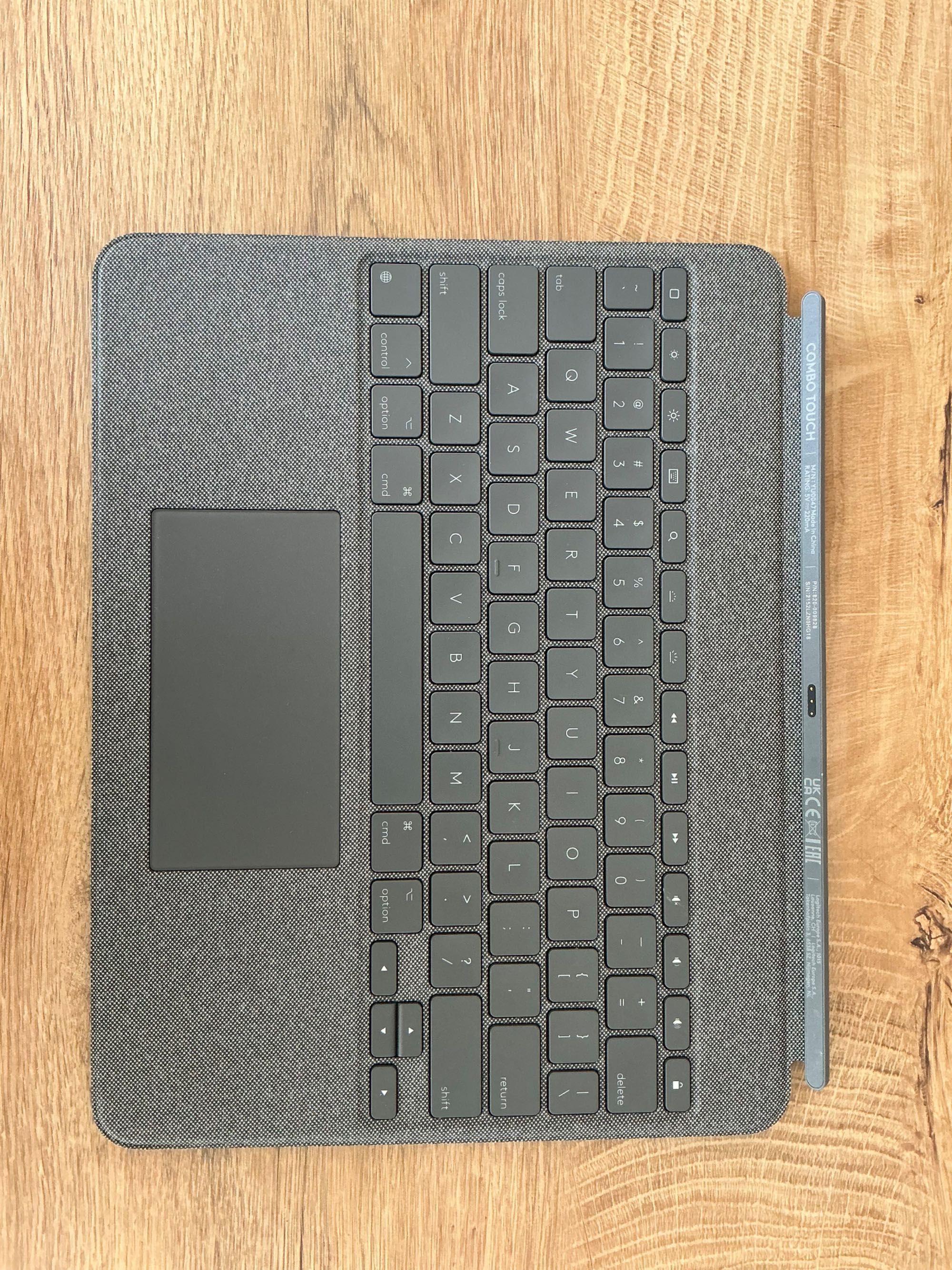 Husa Ipad cu tastatura logitech combo touch 12.9 5th
