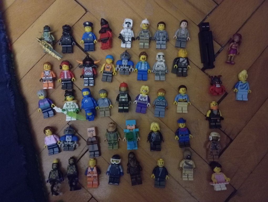 Продавам и Трейдвам сетове и фигурки на Lego Ninjago City Star wars