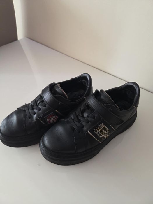 Детски спортни обувки