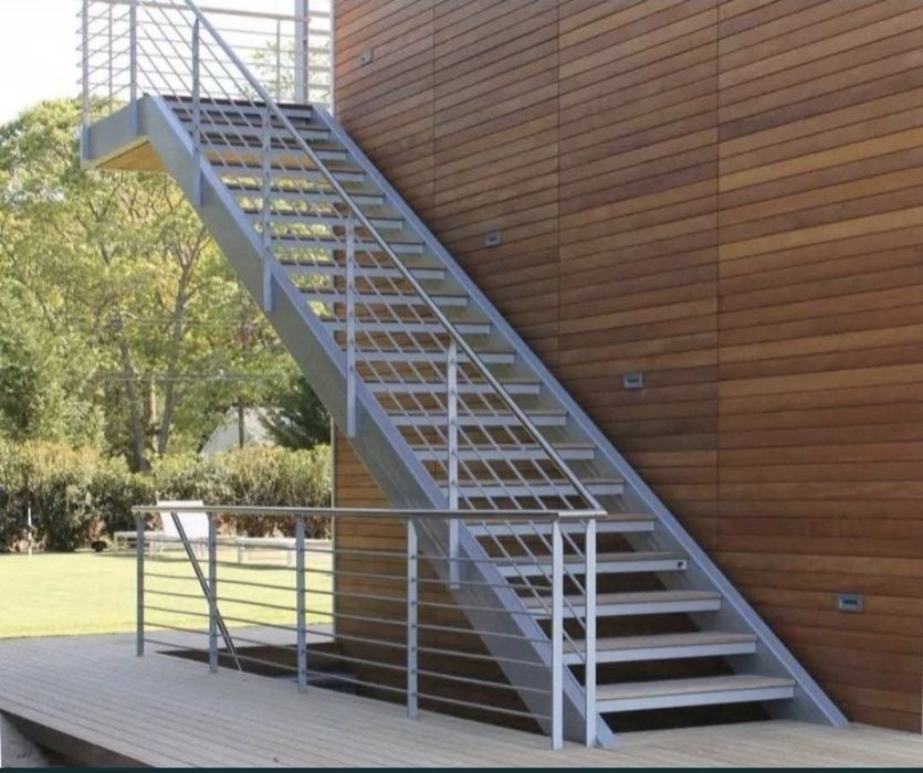 Scari exterior si interior galvanizate industrial