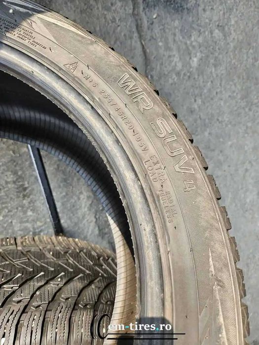 SET 2 Anvelope Iarna 255/45 R20 NOKIAN WR SUV4 105V