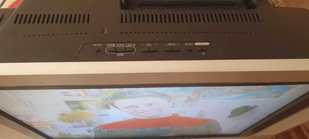 телевизор със CD плейър