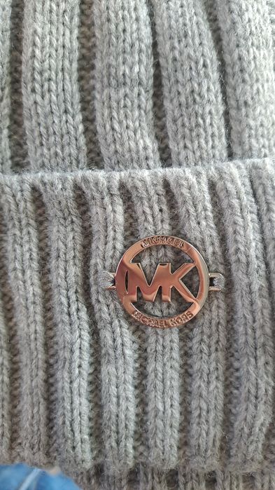Зимна сива шапка Michael Kors
