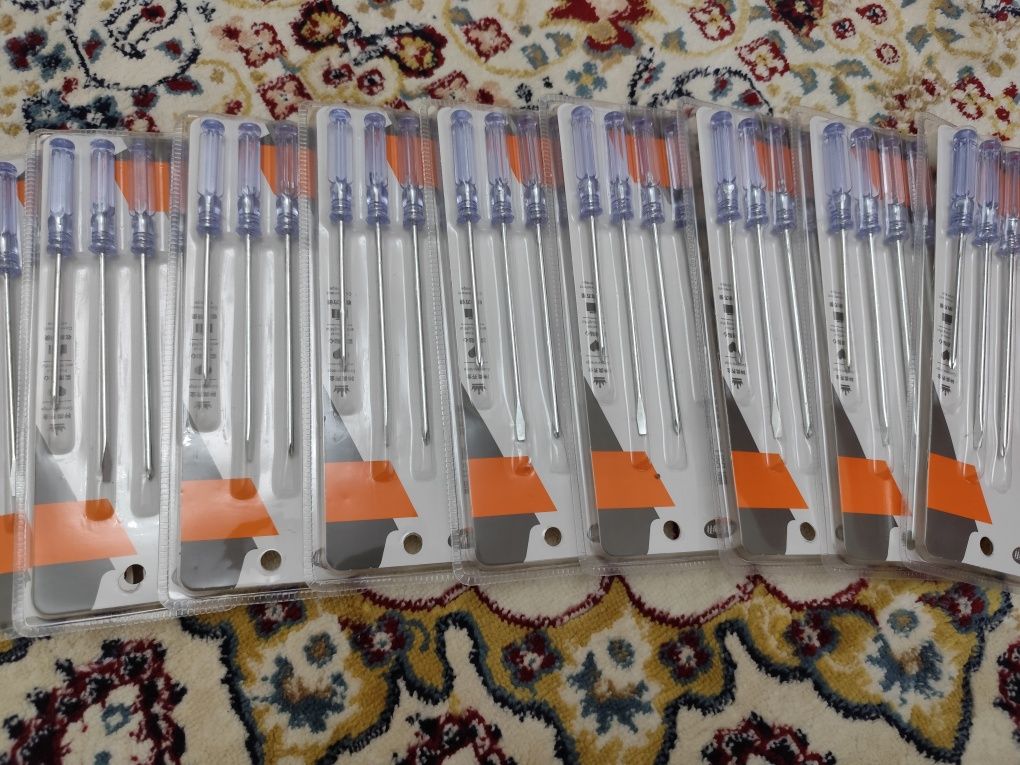 Продам отвёртки в наборе 4 ш