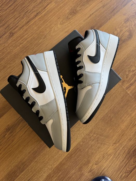 Nike Air Jordan 1 Low Smoke Grey дамски кецове обувки маратонки