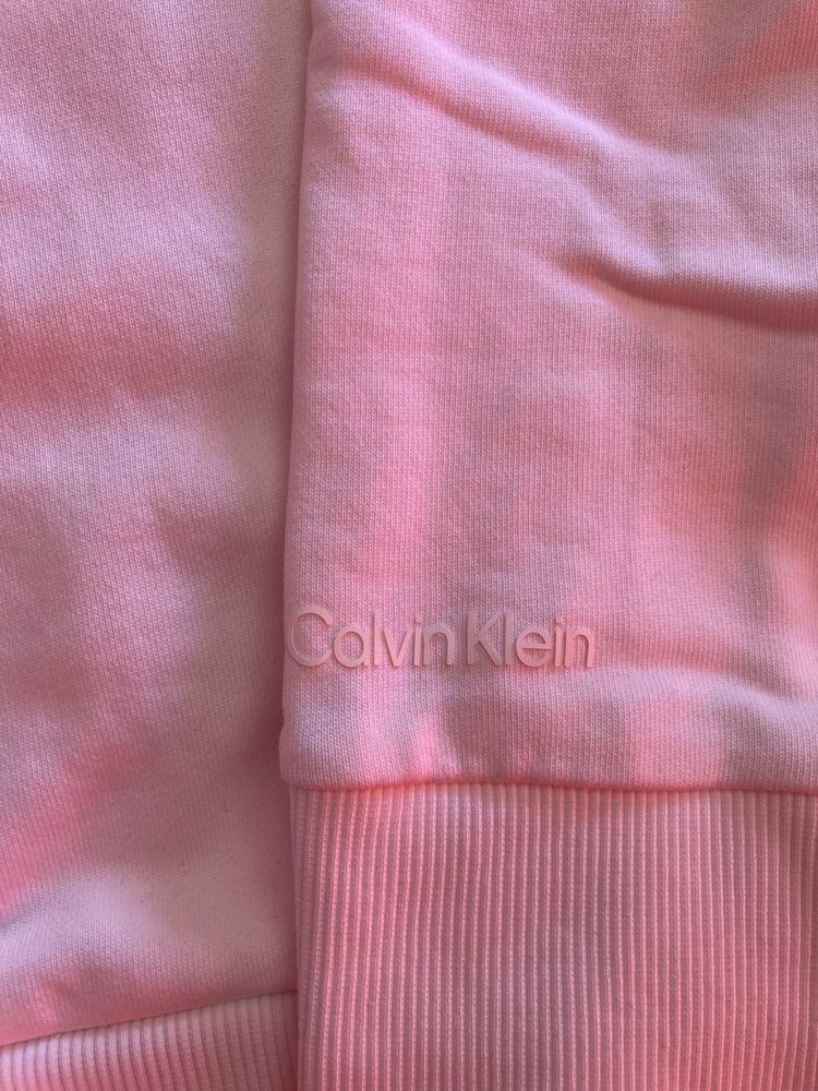 Суичър “Calvin Klein”