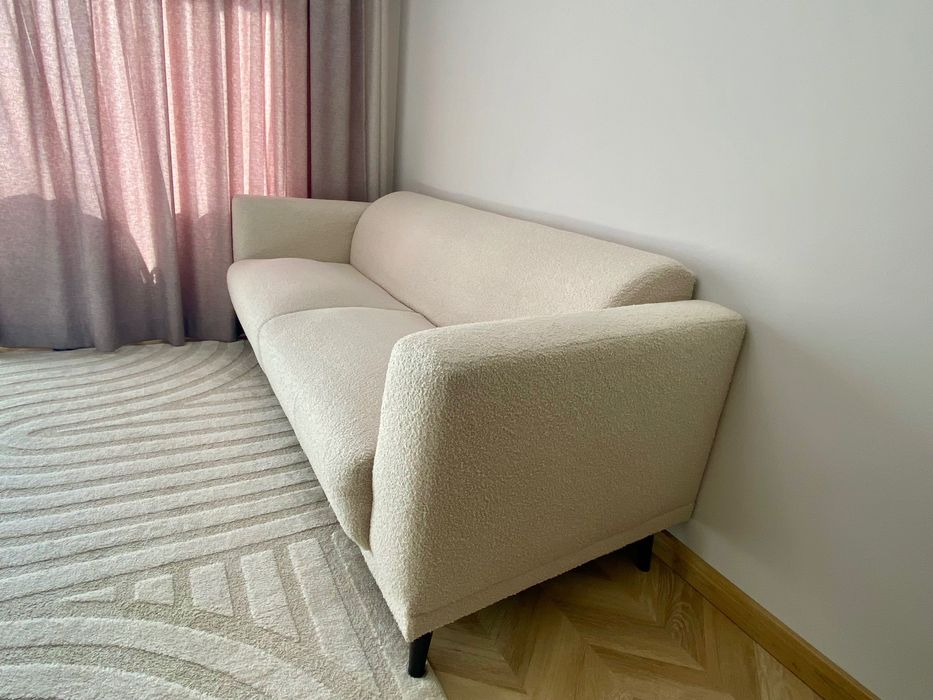 Диван - комфортен, мек, стилен, бял