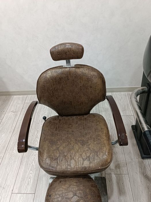 Срочно! Продается парикмахерское кресло и мойка                Парикма