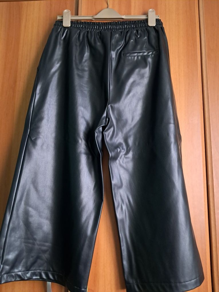 Pantaloni piele trei sferturi Koton