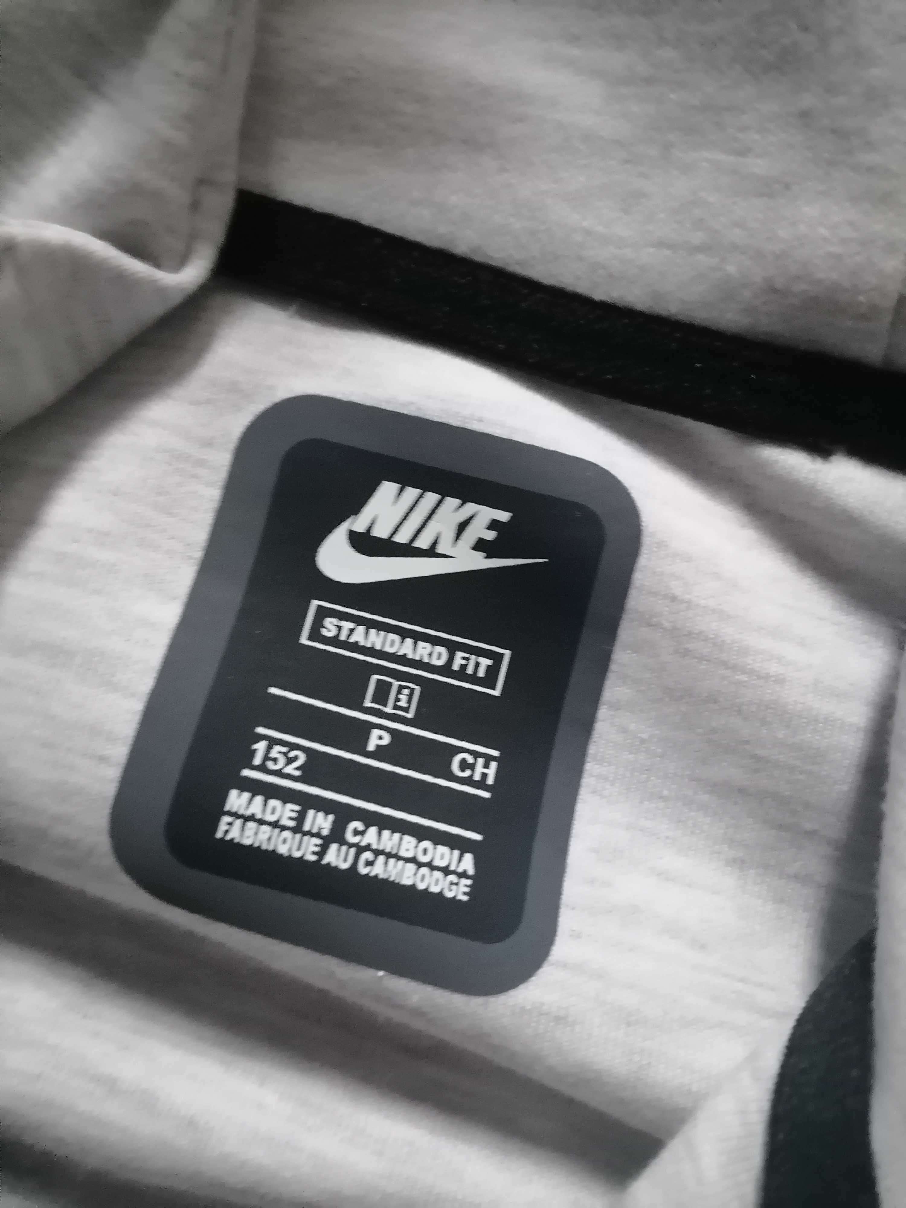 Nike tech gri mărime 152