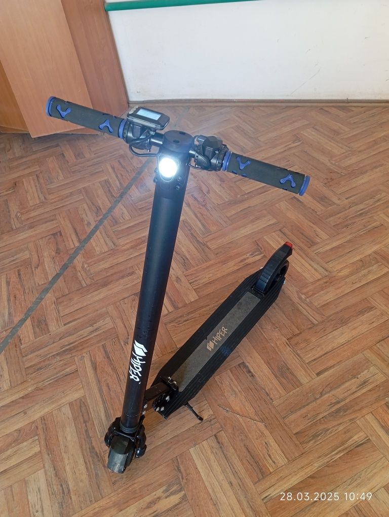 Электросамокат HIPER.