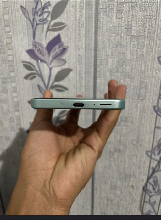Samsung a 26 xotirasi256/8 2 oy bulgan olinganiga xamma joyi ideal
