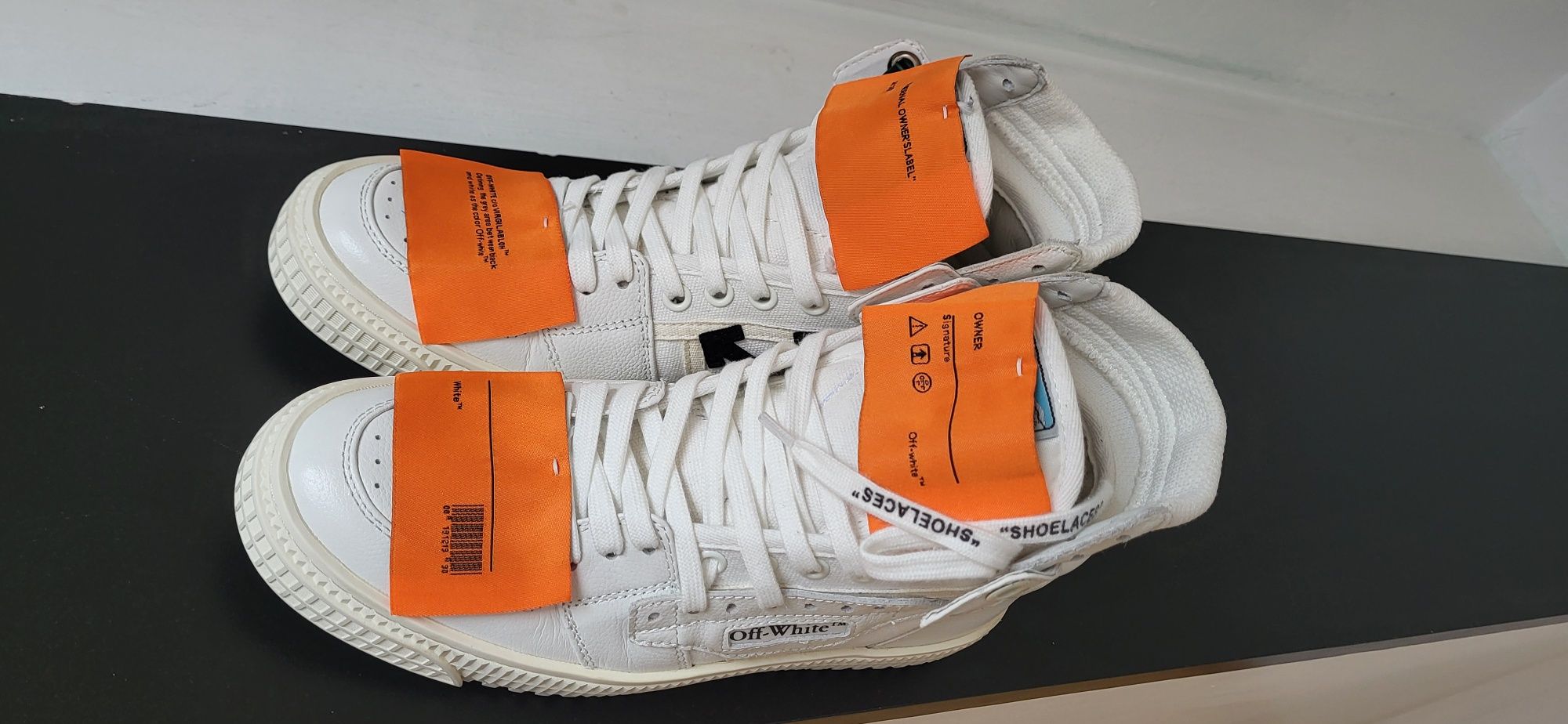 Vând Off White Court 3.0