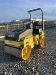 Inchiriez cilindru compactor