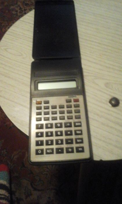 calculator casio pe baterii merge cu multe functii