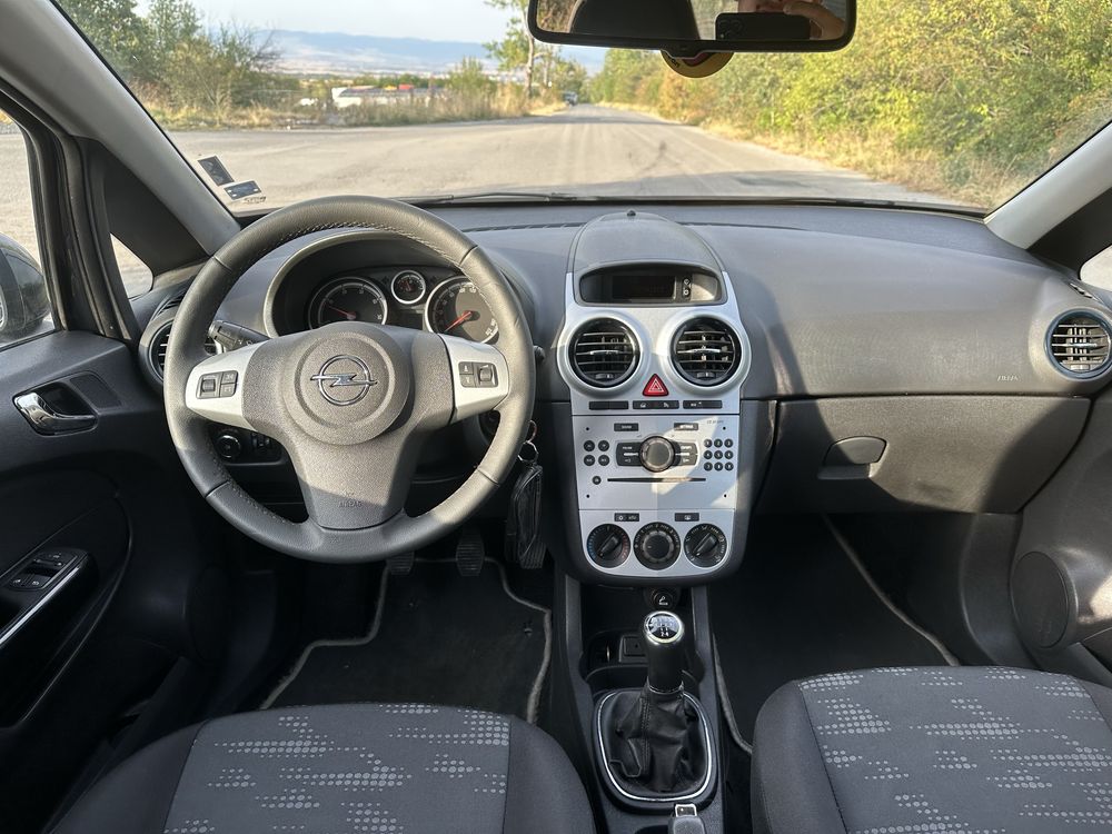 Opel Corsa 1.3CDTi 75 кс. Всичко платено