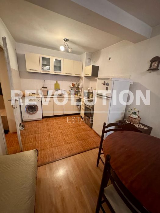 Продава се Тристаен апартамент в Пловдив, Кършияка - 89 кв.м за 1630 €/кв.м - Снимка #1