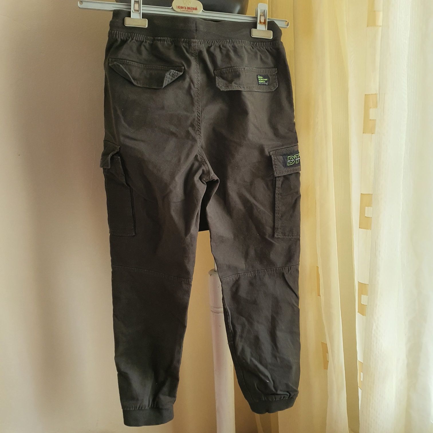 Pantaloni bufanti cargo baieti H&M