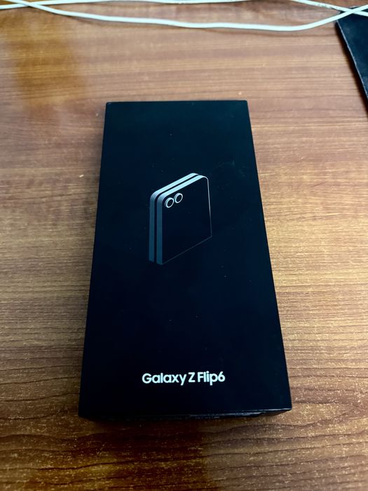 Samsung Galaxy Z Flip 6 256 GB — янгидай ҳолатда! 2 Imei otkan