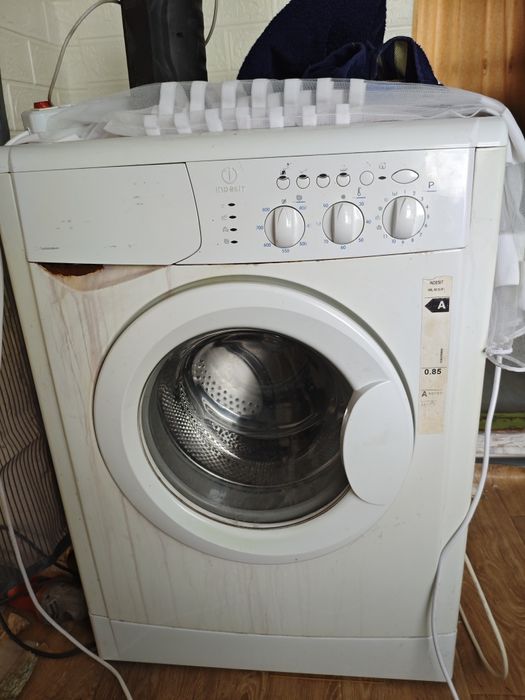 Продам стиральную машину индезит