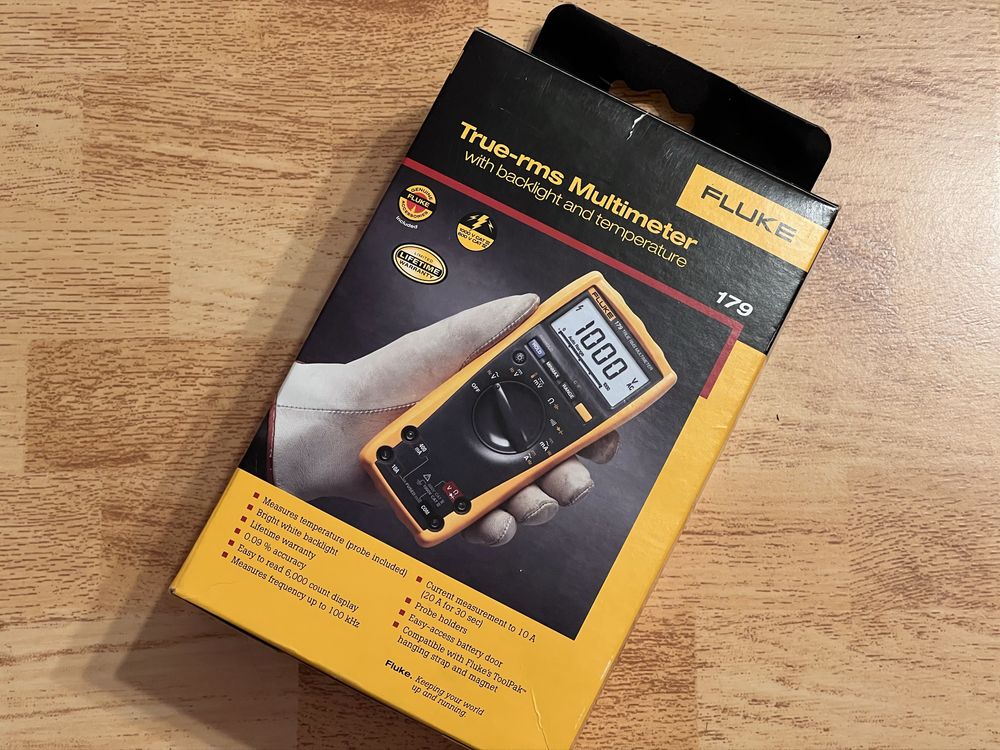 FLUKE 179 / True-rms Multimeter with backlight and temperature