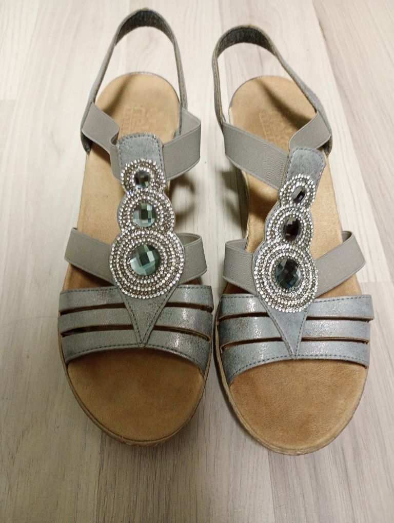 Sandale din piele