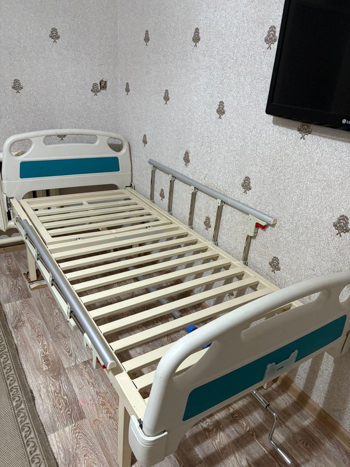 Продам функциональную кровать с матрацом