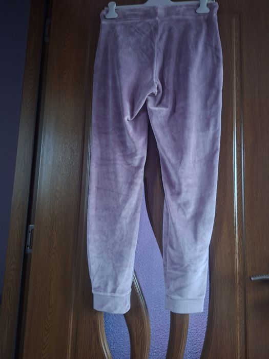 Vând Pantaloni Trening Damă Mărimea M-L Noi