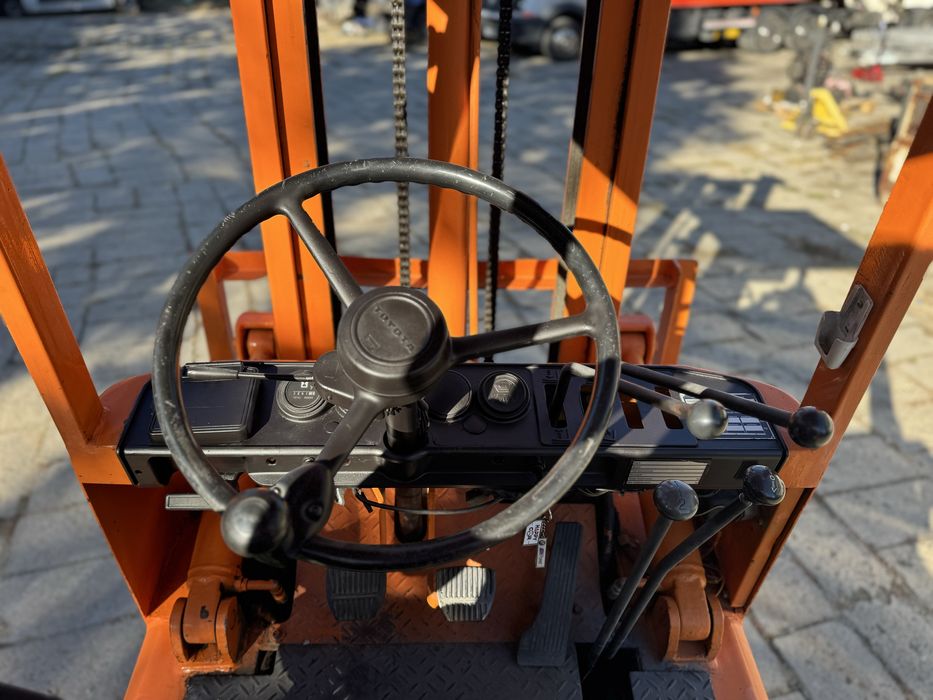 Мотокар TOYOTA 2000кг