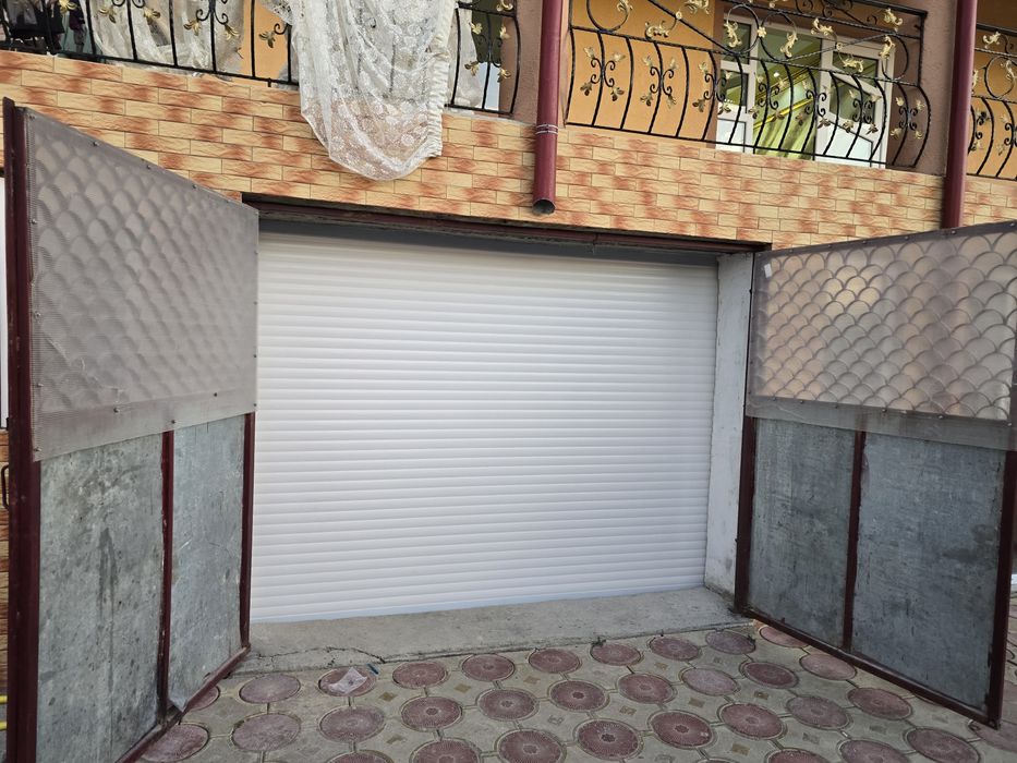 Usi garaj tip rulou aluminiu