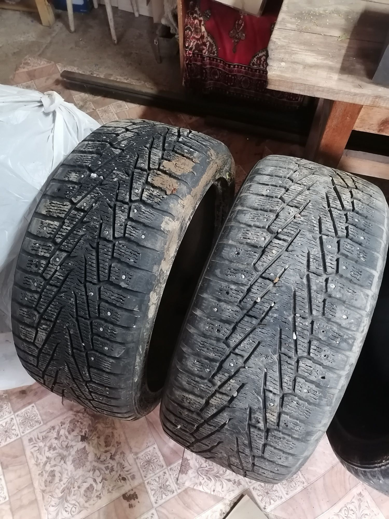 Nokian 275на40 r20