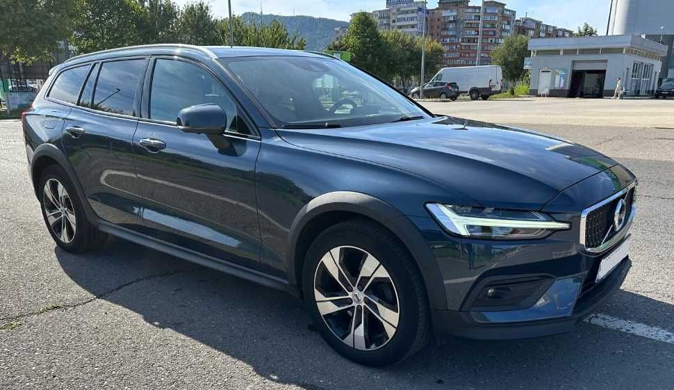 Volvo V60 Cross Country 4x4, B4 MHEV ( diesel + electric )- MOTOR NOU