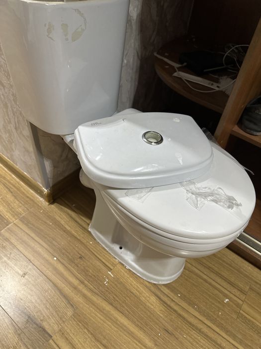 Унитаз б/у без механизма 10.000тг