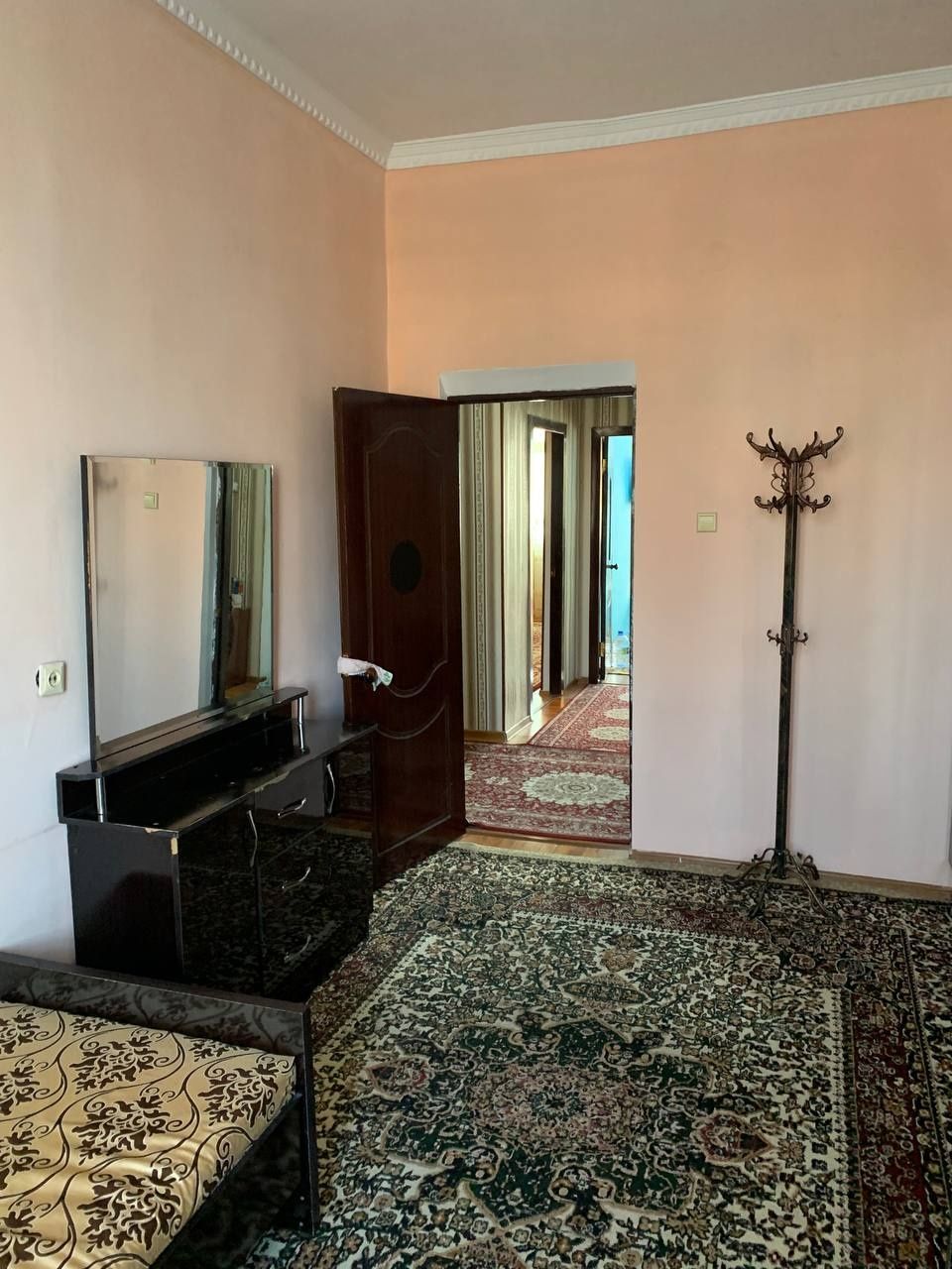 Farg'ona shahar Vayenni gospital oldida ijaraga kvartira bor 3 xonali