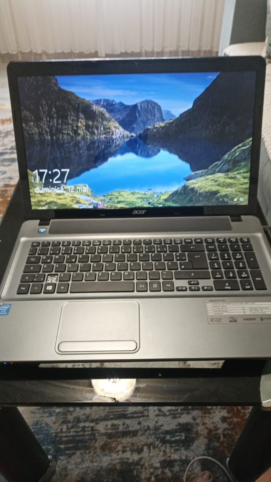 Laptop Acer Aspire E1-731