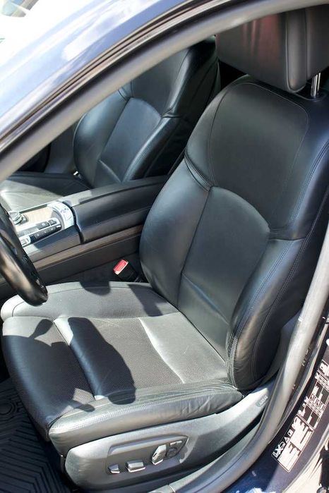 BMW Seria 7 750D xDrive / M Packet / 381 CP / TVA deductibil